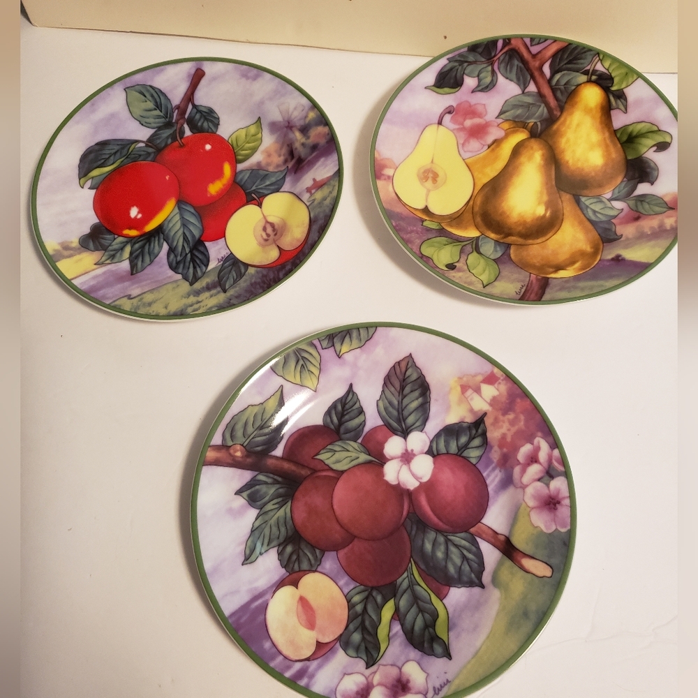 Set of 3 Decor plates by Elite Decor